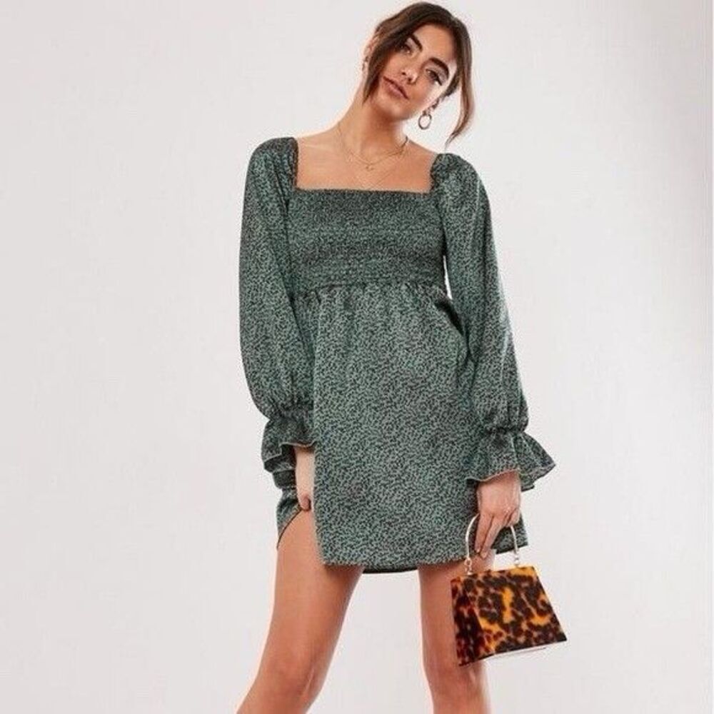 Misguided Smocked‎ Babydoll Dress Size 4 Long Sleeve Green Black Casual NEW
